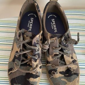 Sperry’s Camo Shoes Brand New Size 6